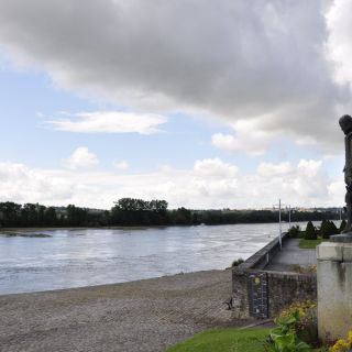 007-statue-de-joachim-du-bellay-ancenis.jpg