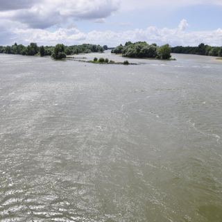 016-loire-vue-du-pont-de-mauves-sur-loire.jpg